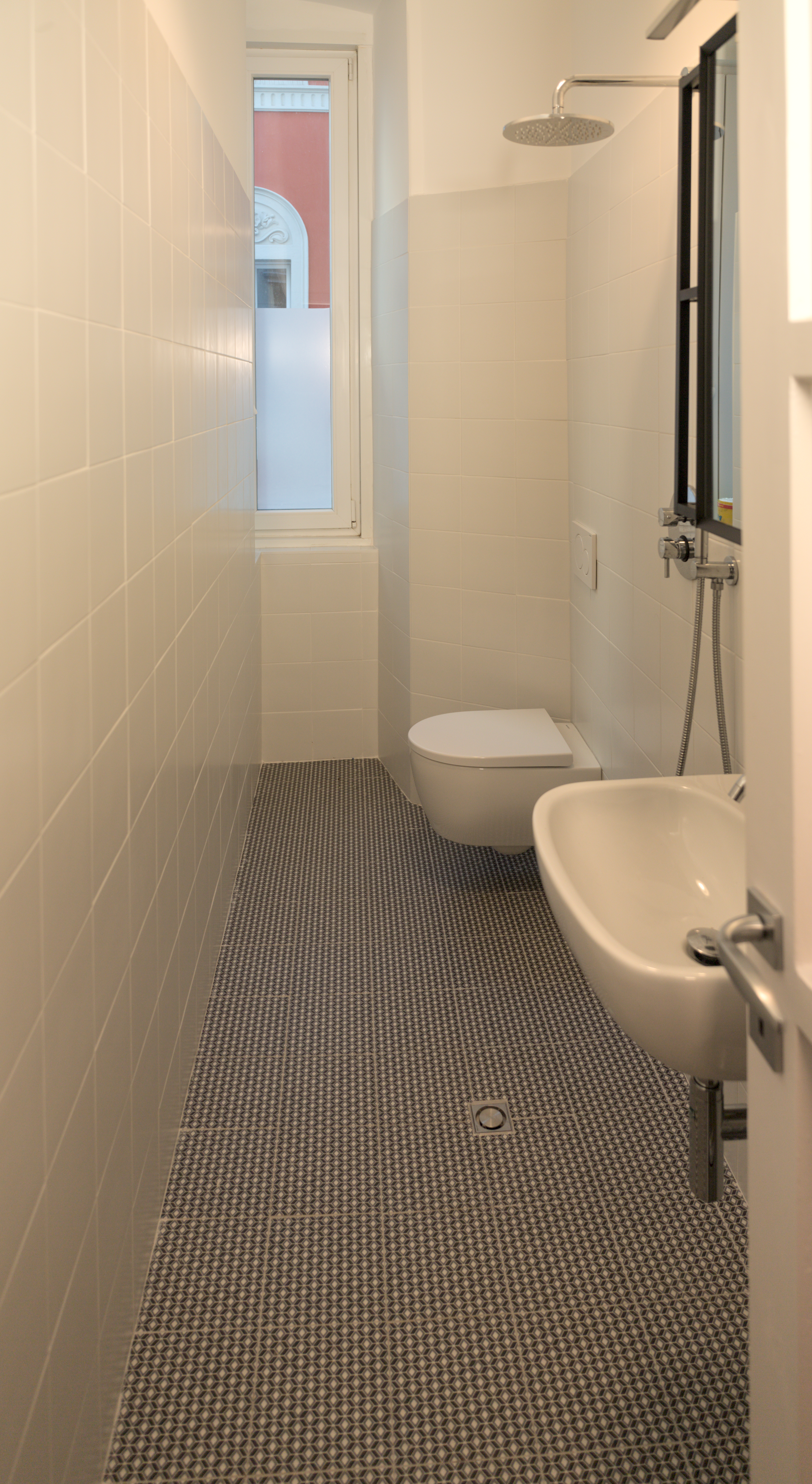 Secondo bagno ricavato durante la ristrutturazione dell’appartamento a Trieste